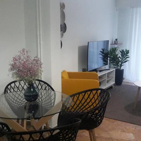 Elegant & Charming Apt. In The Hilton Area Daire Atina Dış mekan fotoğraf